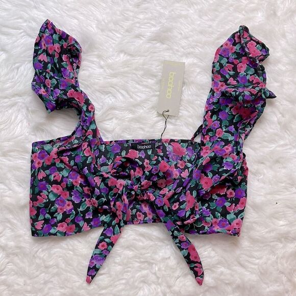 Boohoo 2-piece Floral High Waist Ruffle Shorts & Tie Crop Flutter Sleeve Top - Picture 7 of 16